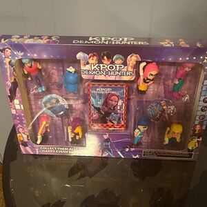 K Pop Action Figure Set - Multicolor